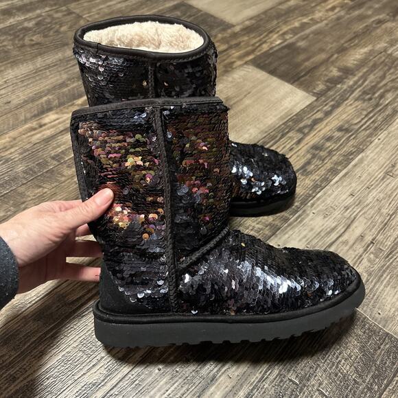 Ugg Boots Womens Size 7 Sequin Sparkle Classic Short Ankle Black Flippable - Picture 4 of 9